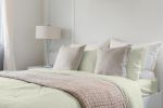 Premium Silky Soft 100% Tencel Lyocell Derived from Eucalyptus 4-Piece Sheet Set, Oeko-TEX Certified, Queen - Cr��me